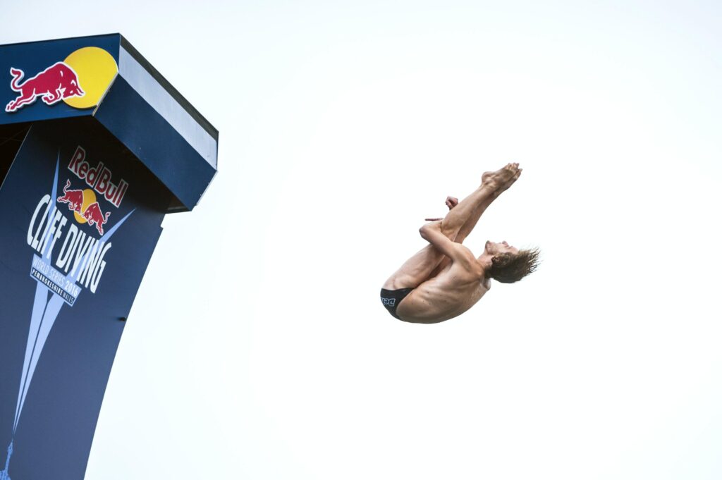 red-bull-cliff-diving-mostar_fot-olaf-pignataro_red-bull-content-pool_00973
