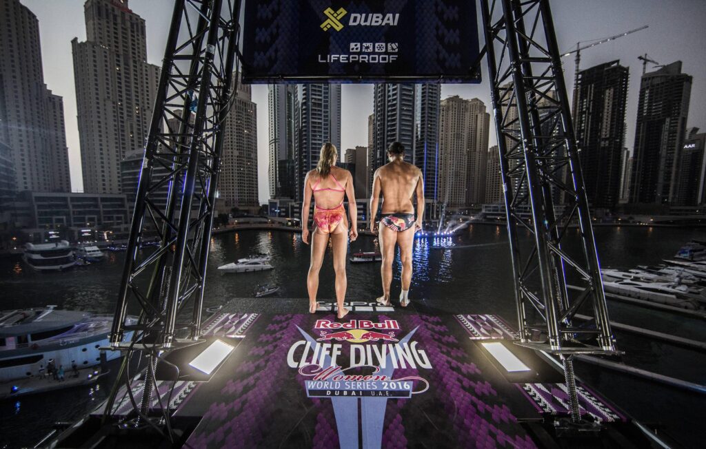 red-bull-cliff-diving-2016_dubai_fot-romina-amato_red-bull-content-pool_00224