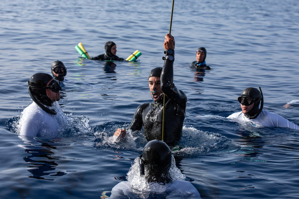 Freediver Andrey Matveenko ustanawia nowy rekord świata CWT