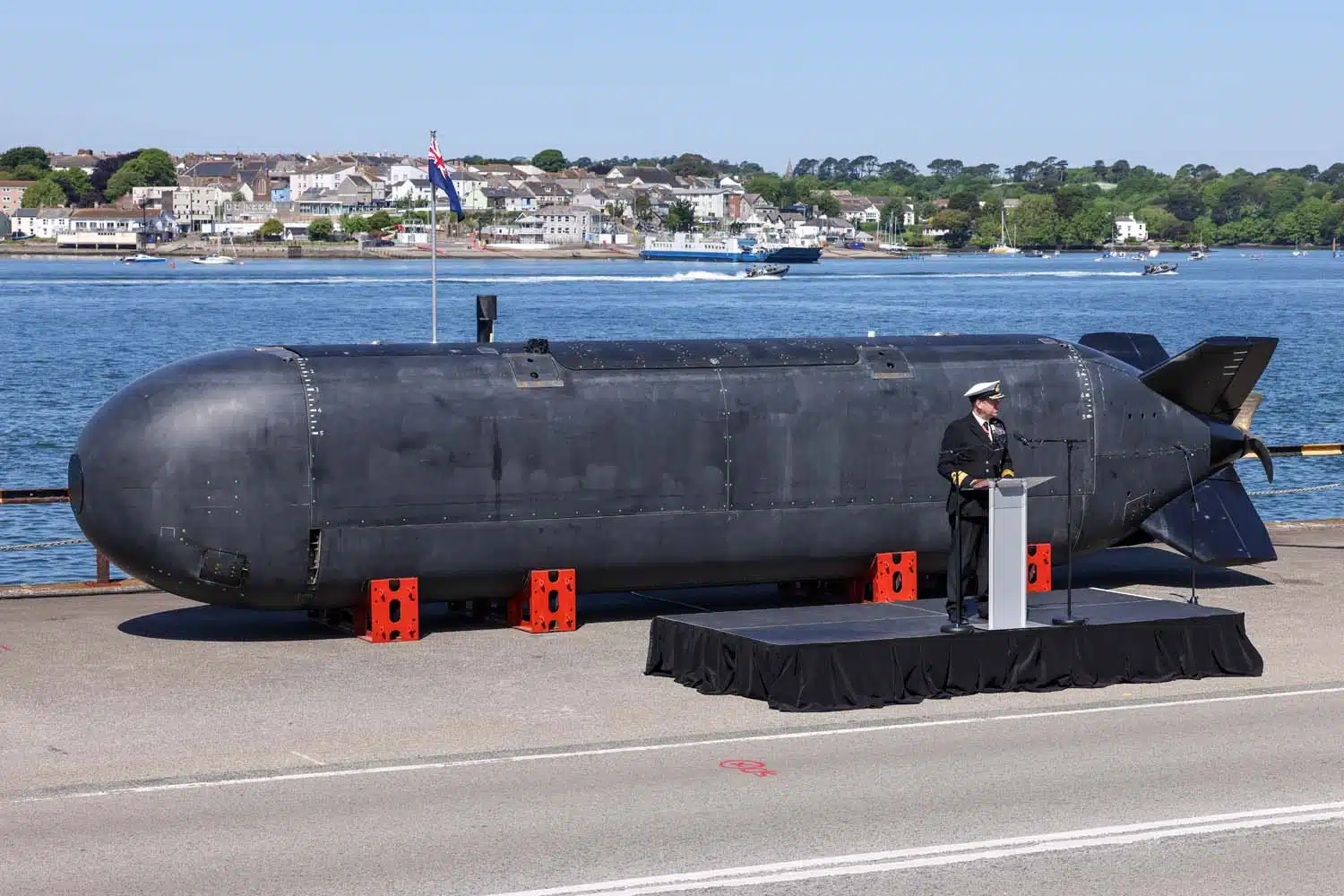 Excalibur – zrobotyzowany okręt podwodny Royal Navy sterowany z centrum dowodzenia oddalonego o 16 000 km