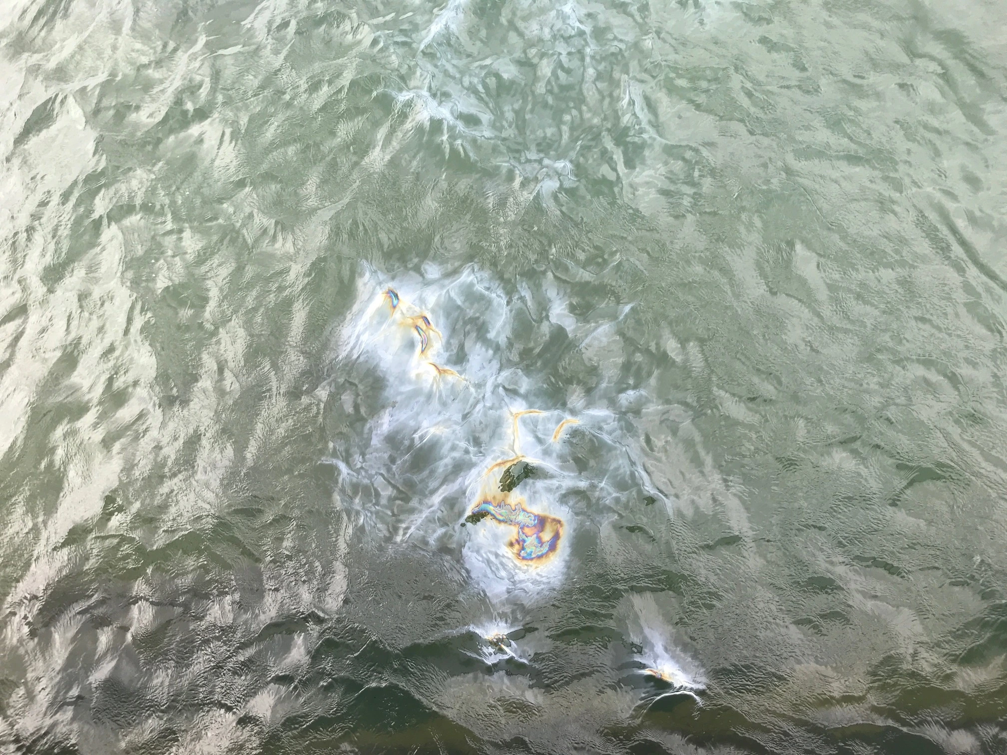 Ropa wyciekająca z USS Arizona – globalny problem wraków z czasów II wojny światowej