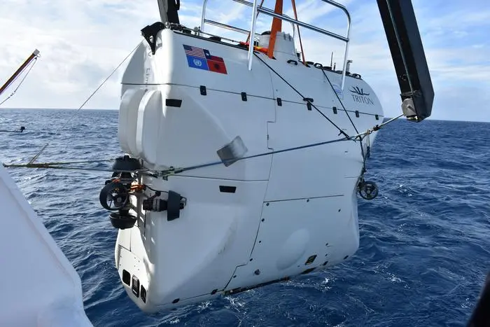  co pokazują rowy oceaniczne Japonii