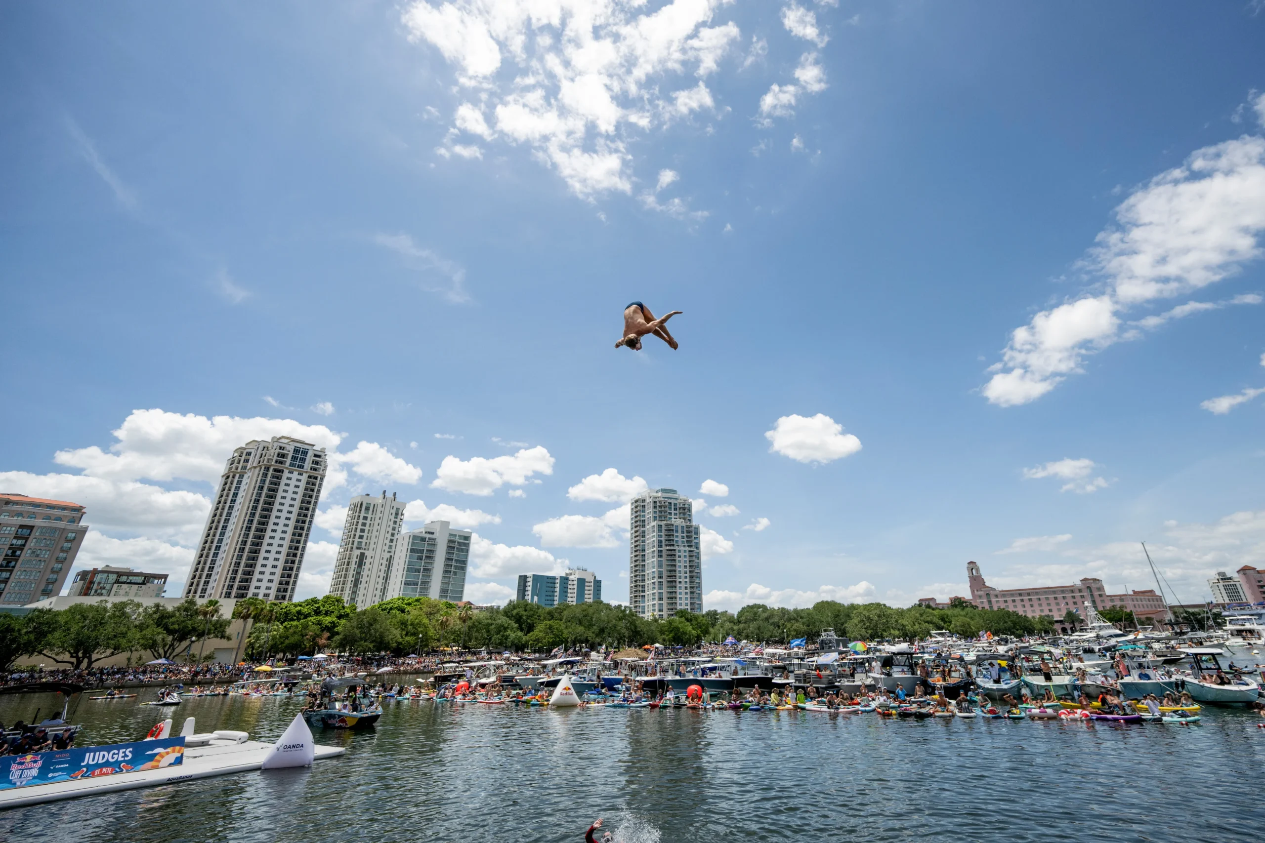 Arnett i Lichtenstein zapisują się w historii zawodów Red Bull Cliff Diving